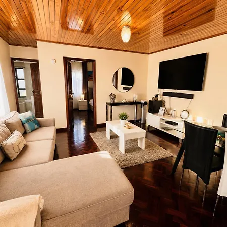 Sunshine Serenity Top Floor With Ocean Views, Private Parking In Calheta, Madeira *