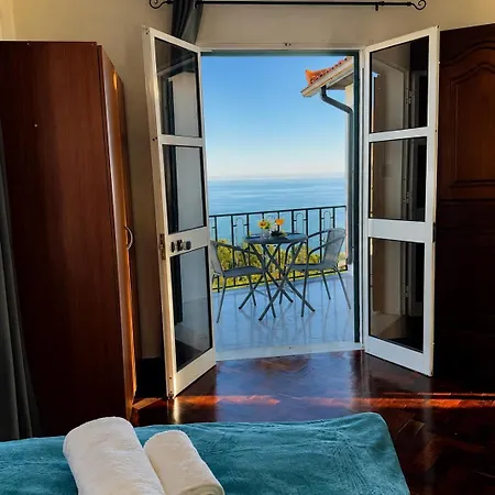 Sunshine Serenity Top Floor With Ocean Views, Private Parking In Calheta, Madeira *