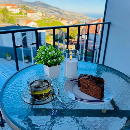 Sunshine Serenity Top Floor With Ocean Views, Private Parking In Calheta, Madeira Daire *