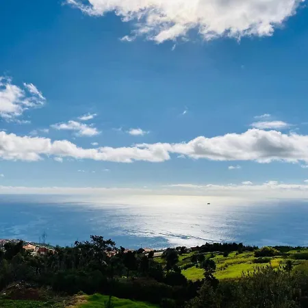 Sunshine Serenity Top Floor With Ocean Views, Private Parking In Calheta, Madeira