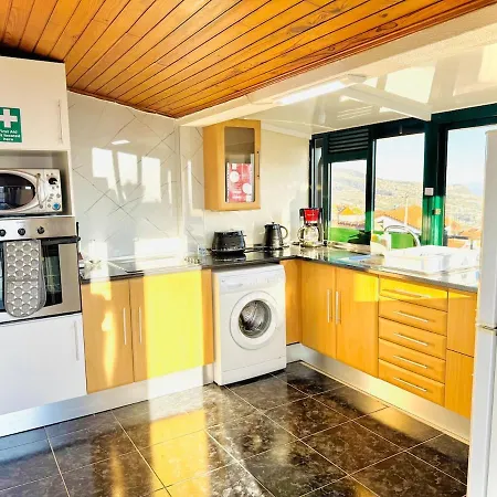 Sunshine Serenity Top Floor With Ocean Views, Private Parking In Calheta, Madeira アパート
